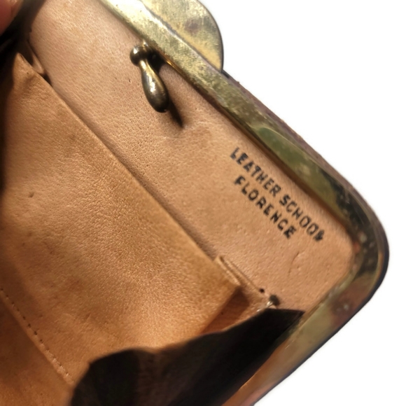 Leather school Florence Italy vintage kiss clasp tooled leather coin purse - Picture 4 of 10